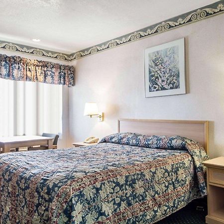 Rodeway Inn Monterey Near Fairgrounds Eksteriør bilde