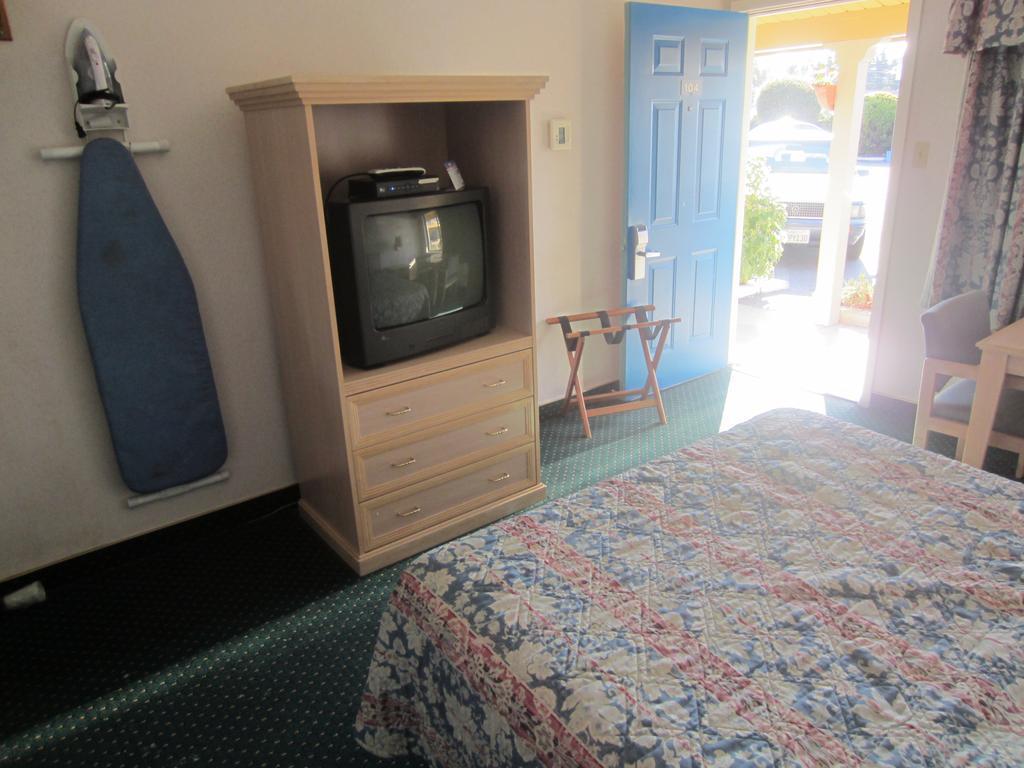 Rodeway Inn Monterey Near Fairgrounds Eksteriør bilde
