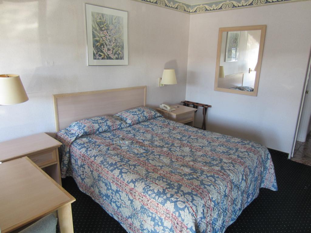 Rodeway Inn Monterey Near Fairgrounds Eksteriør bilde