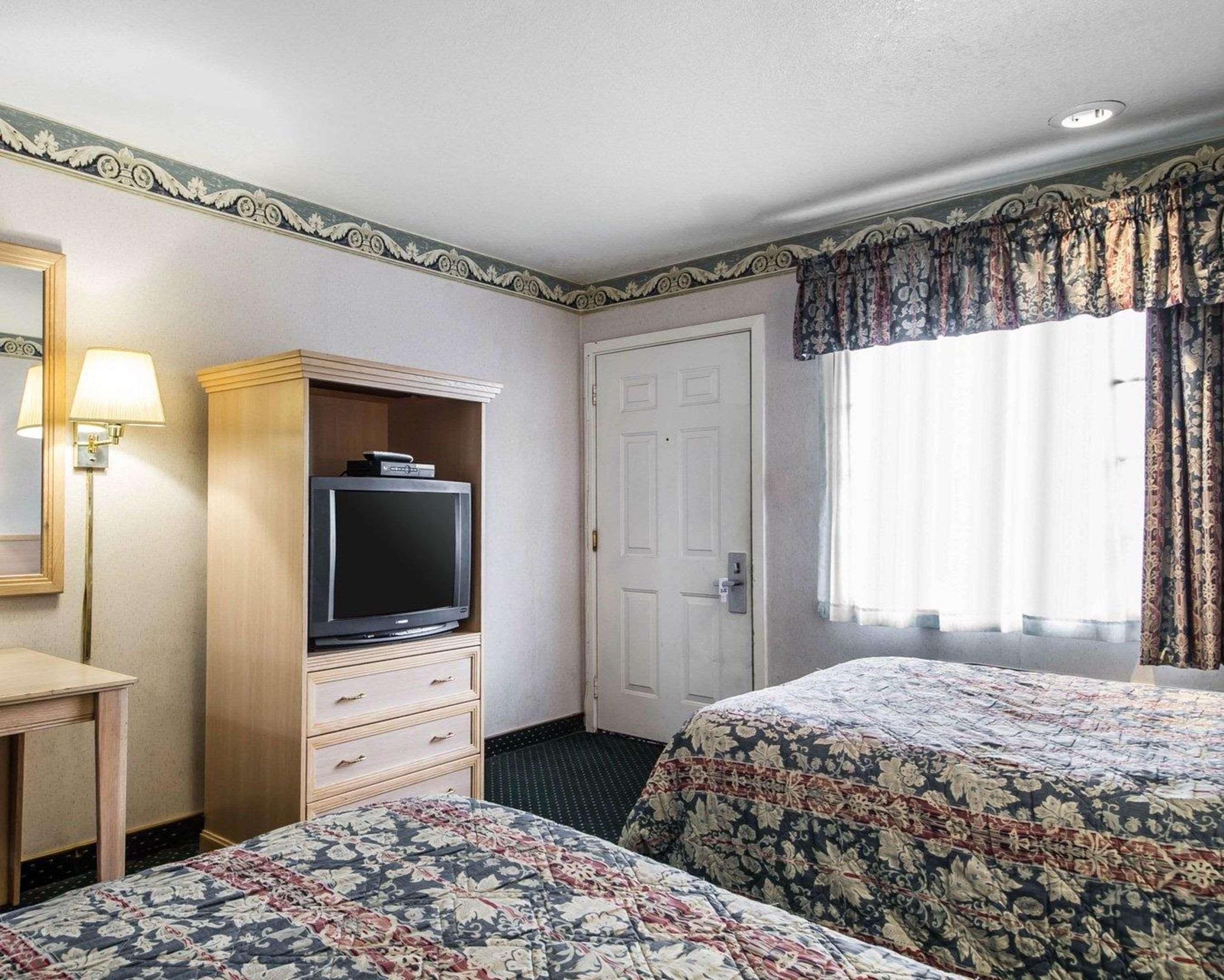 Rodeway Inn Monterey Near Fairgrounds Eksteriør bilde