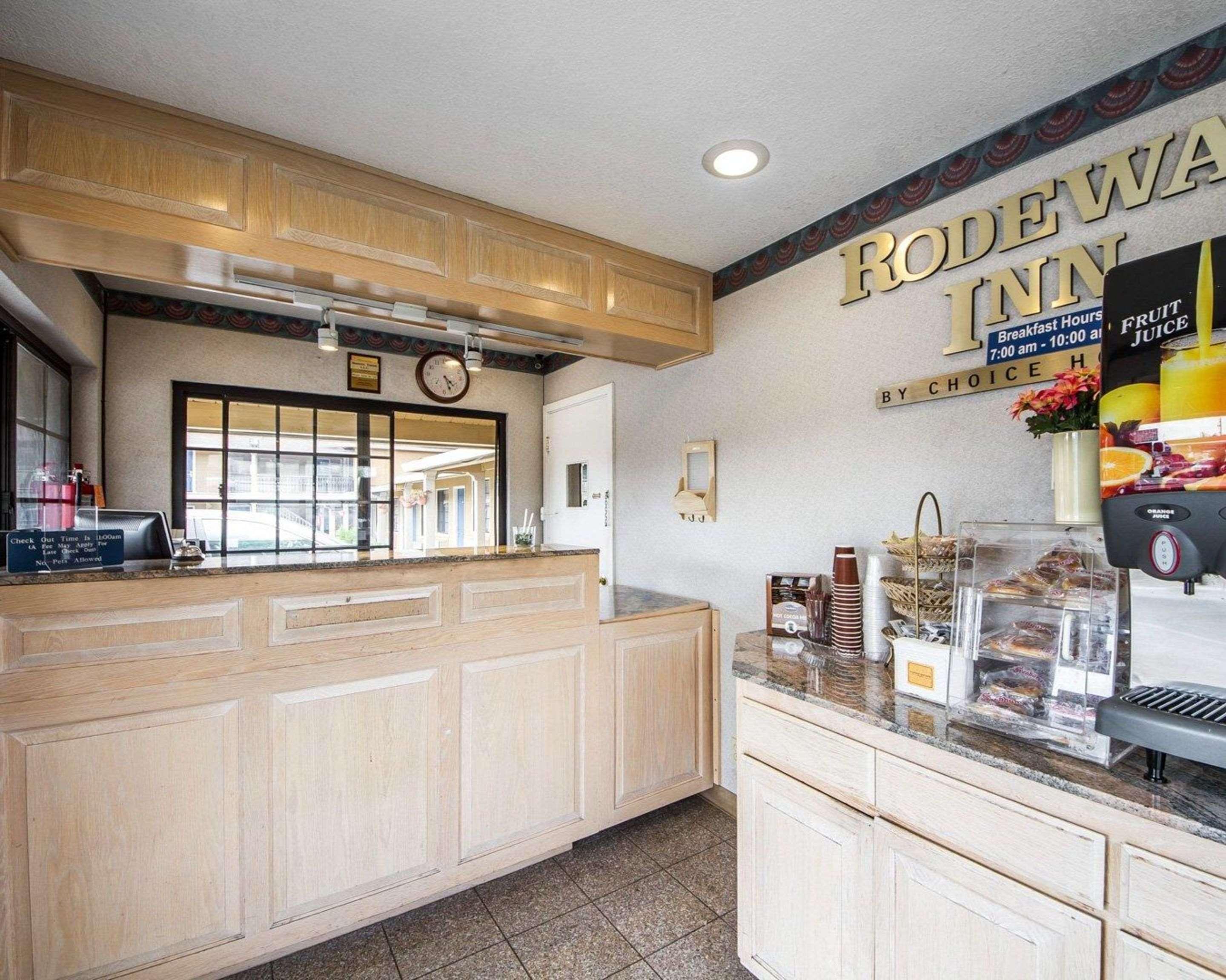 Rodeway Inn Monterey Near Fairgrounds Eksteriør bilde